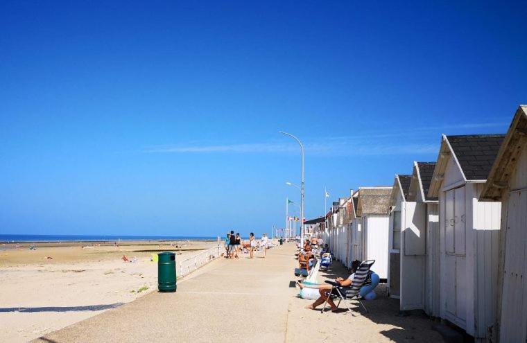 Lamaisonnette 500M Plage Juno Beach Bernières-sur-Mer Rum bild
